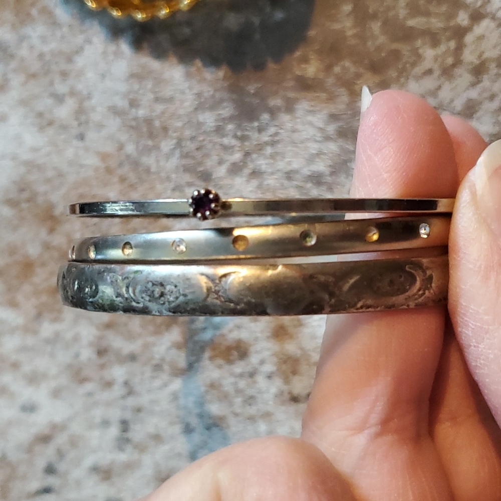 Bracelets - Picture 3 of 4